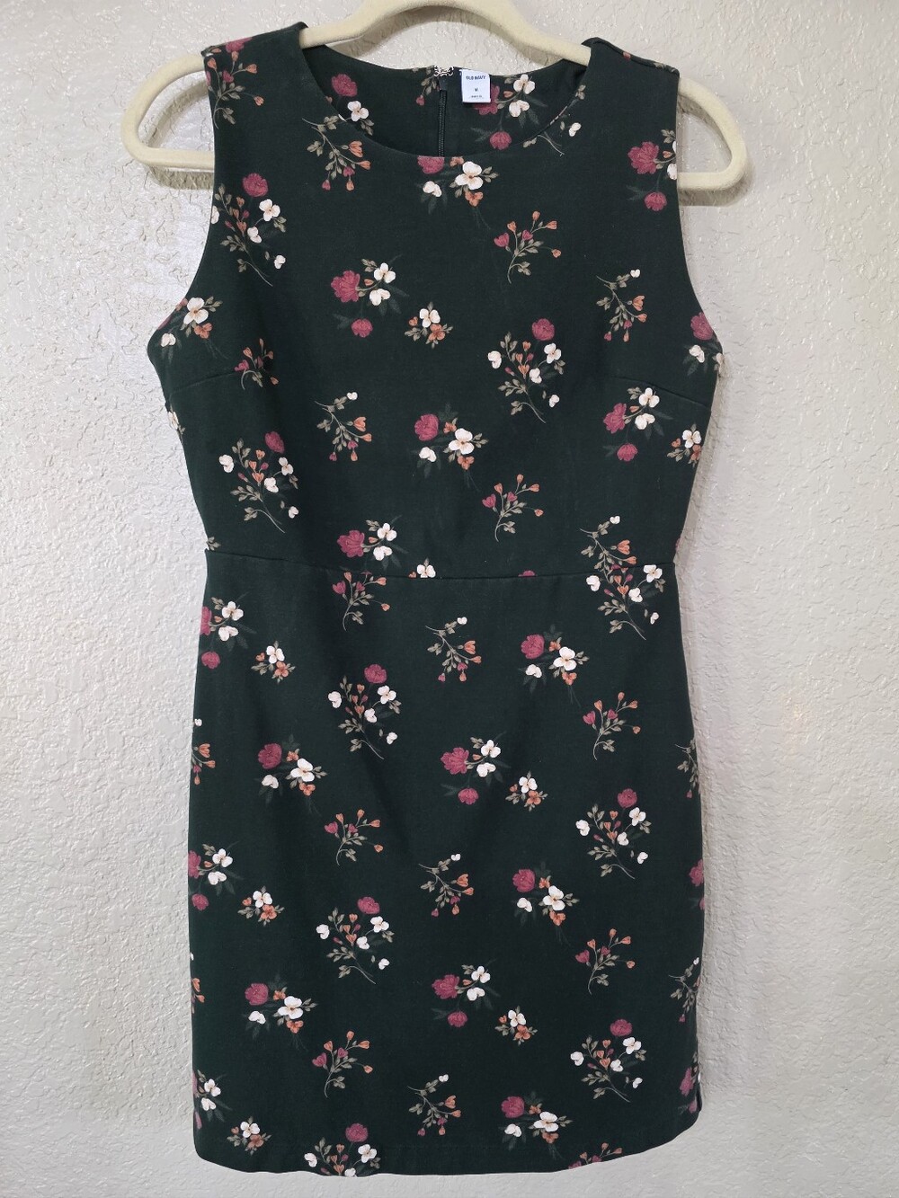 Sleeveless Dark Green Floral Sheath Dress